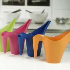 PLASTIC JAR WITH SPOUT 843618